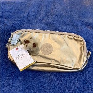 Kipling Pouch